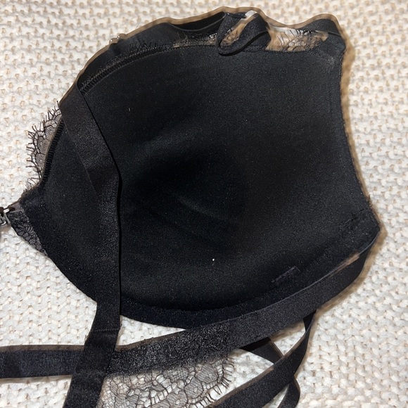 Victoria’s Secret bra 32DD - Picture 4 of 4